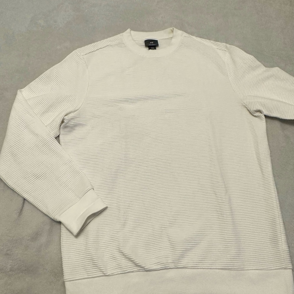 H&M TEXTURED SWEATSHIRT